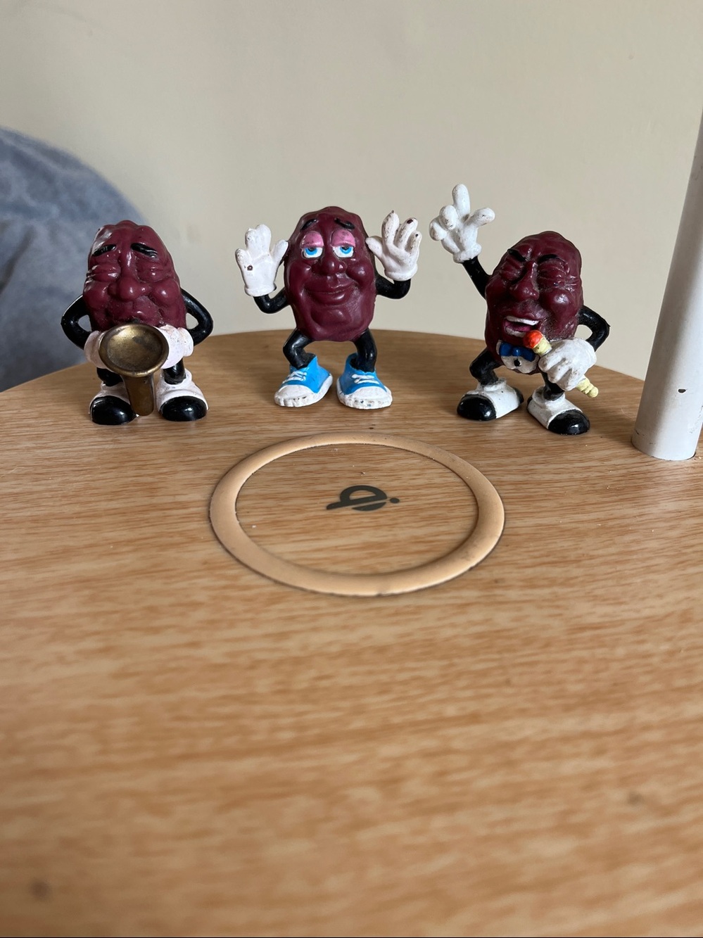 3 of the 1987 California Raisins